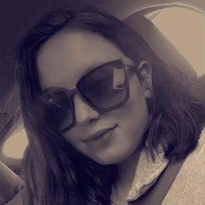 Meet your Posher, Abby